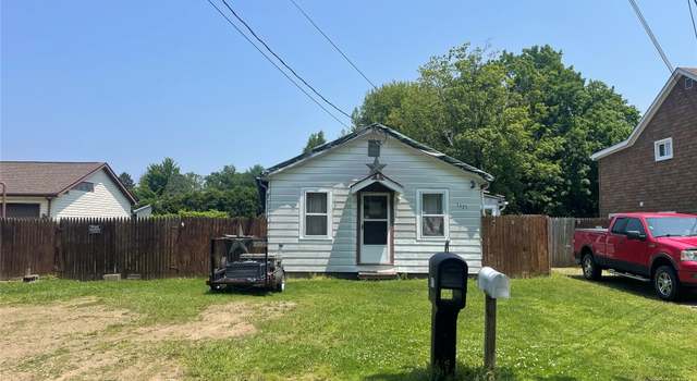 Photo of 1621 Garloch Dr, Erie, PA 16505