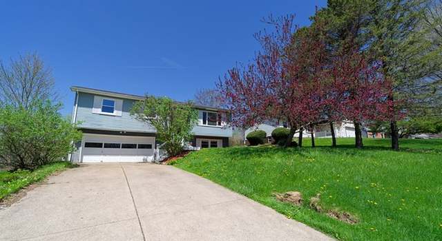 Photo of 301 Hillcrest Dr, Edinboro, PA 16412