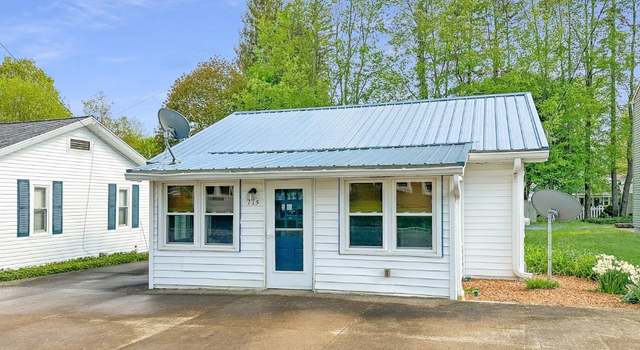 Photo of 115 Cherry St, Edinboro, PA 16412