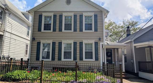 Photo of 209 Parade St, Erie, PA 16507