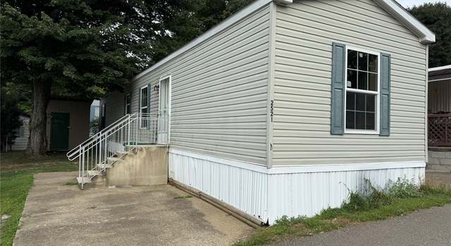 Photo of 2521 Sherwood Dr, Erie, PA 16506