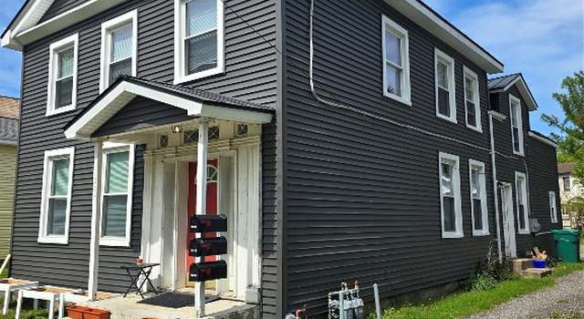 Photo of 121 Myrtle St, Girard, PA 16417