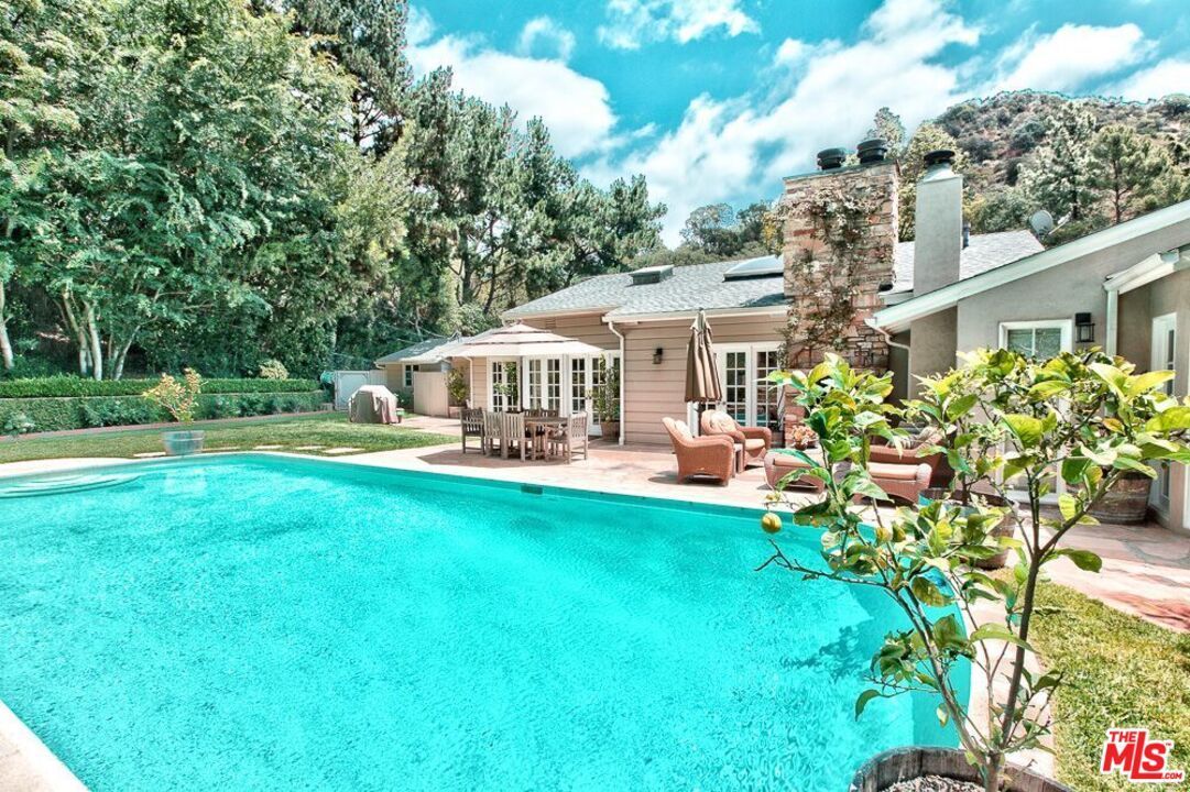 2265 Bowmont Dr Beverly Hills Ca Mls 16 Redfin