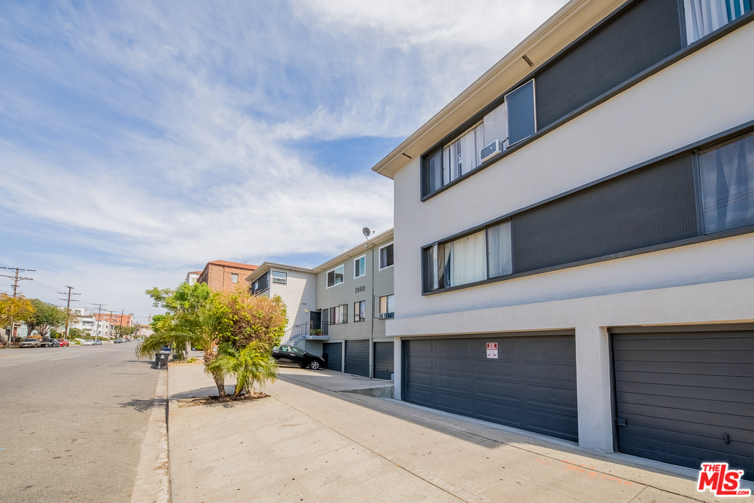 3136 w 8th st los angeles ca 90005