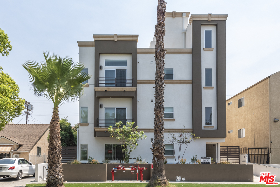 4464 vista del monte ave sherman oaks ca 91403