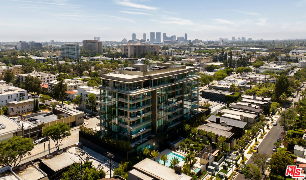 See Inside the Penthouse At 8899 Beverly Blvd That Completely Surrounded by  Glass, Architectural Digest