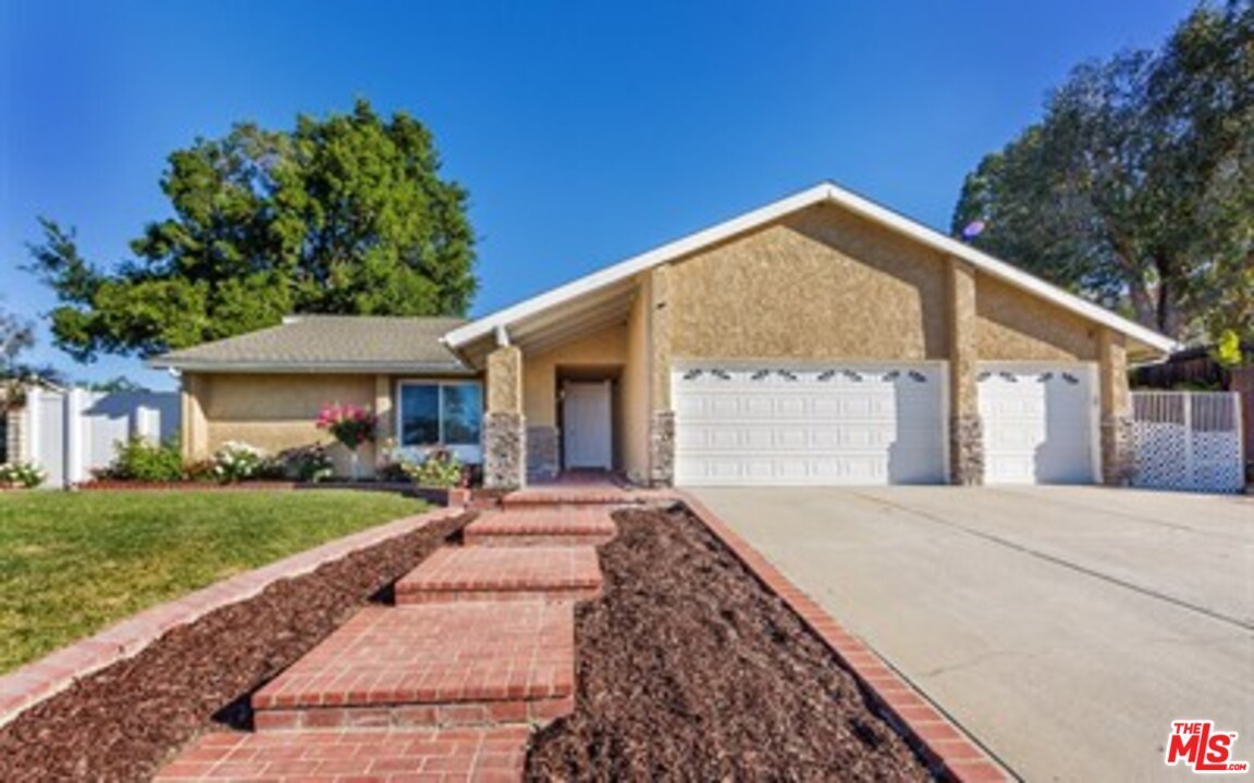 535 Cosmos Ct Thousand Oaks Ca 91360 Mls 16 108262 Redfin