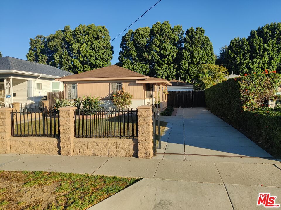 4839 W 98th St, Inglewood, CA 90301 | Redfin