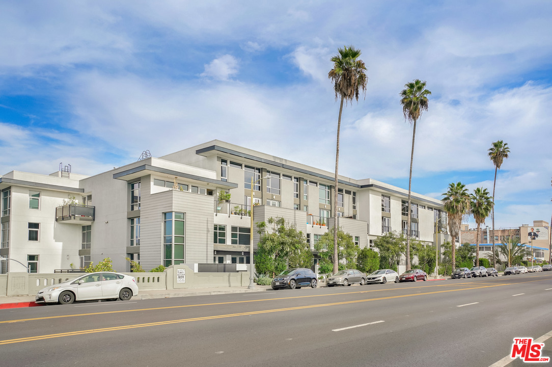 4111 W Sunset Blvd #222, Los Angeles, CA 90029 | MLS# 20-653566 | Redfin