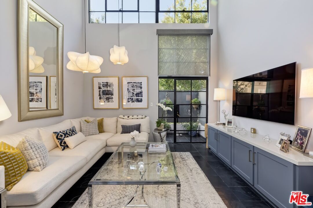 11817 Texas Ave #5, Los Angeles, CA 90025 | Redfin