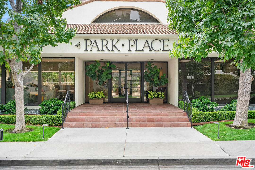 2142 Century Park Lane