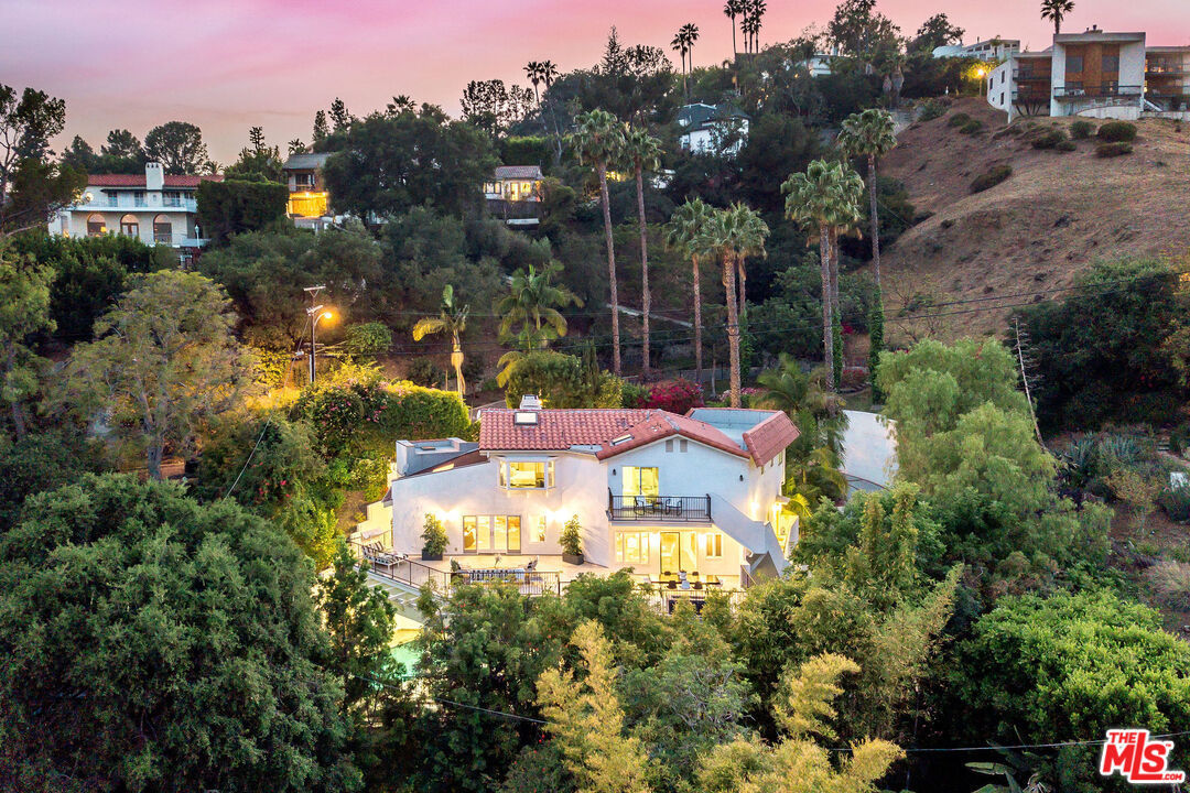 2216 E Live Oak Dr, Los Angeles, CA 90068