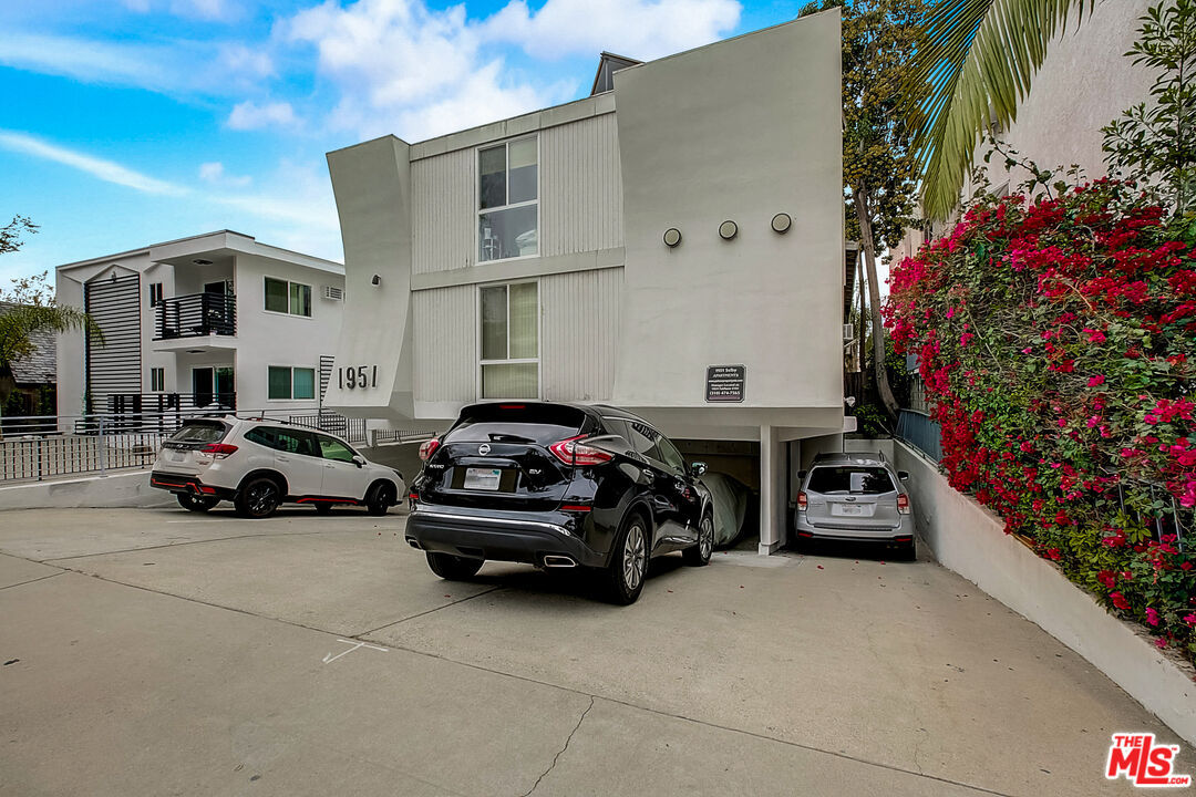 1951 Selby Ave, Los Angeles, CA 90025 | MLS# 23-256871 | Redfin