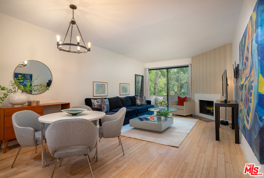 3480 Barham Blvd #218, Los Angeles, CA 90068