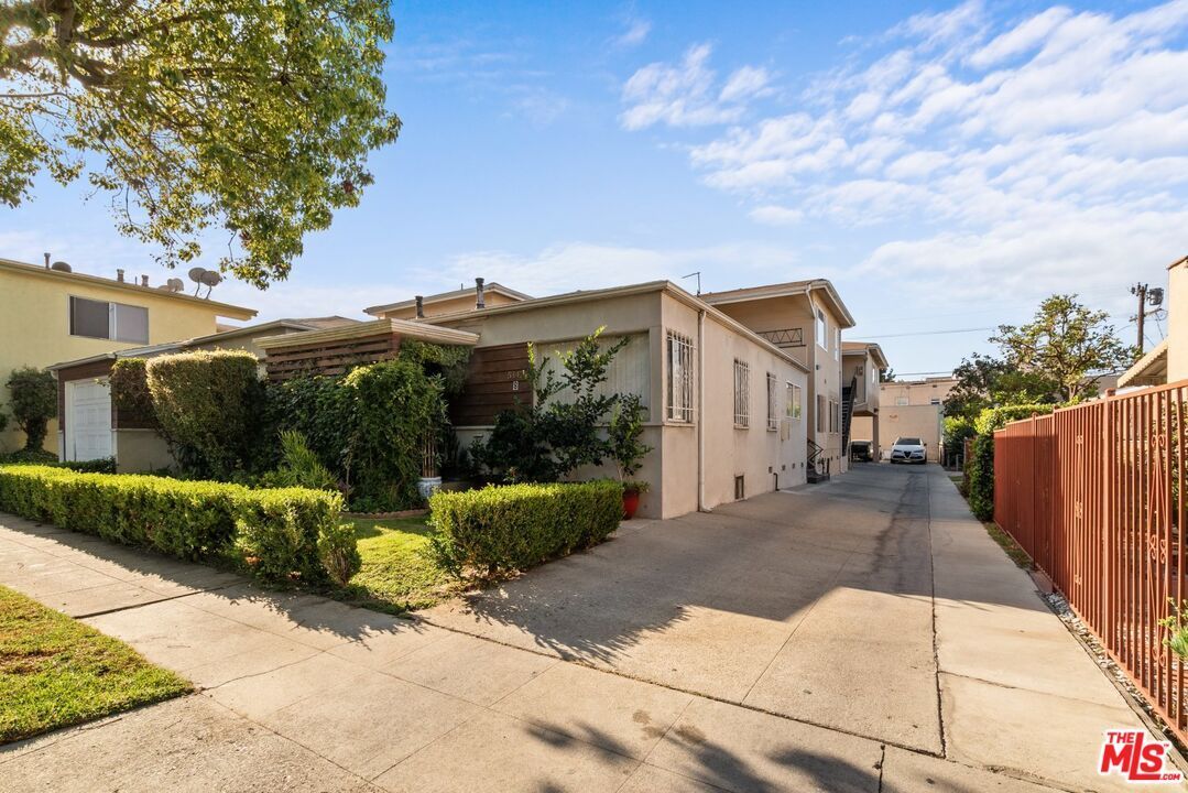 5142 W 20th St, Los Angeles, CA 90016 | Redfin