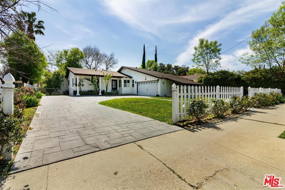 6537 Topanga Canyon Blvd, Los Angeles, CA 91303