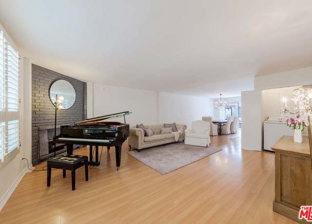 Property at 933 17th St #5, Santa Monica, CA 90403, 3 beds, 2.5 baths