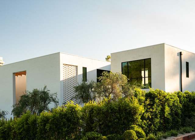 Property at 1307 N Doheny Dr, Los Angeles, CA 90069, 7 beds, 8 baths