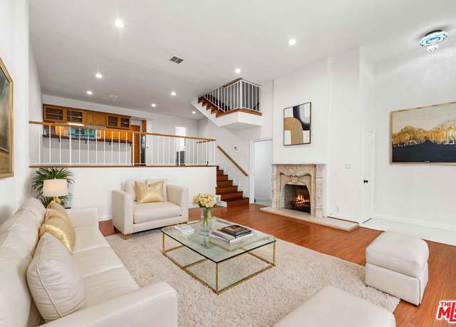 Property at 5229 Balboa Blvd #30, Encino, CA 91316, 3 beds, 3 baths