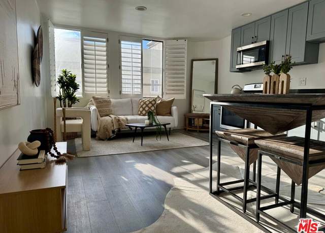 Property at 14 Mast St #3, Marina Del Rey, CA 90292, 1 bed, 1 bath