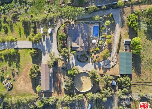 Property at 33439 Mulholland Hwy, Malibu, CA 90265, 5 beds, 3 baths