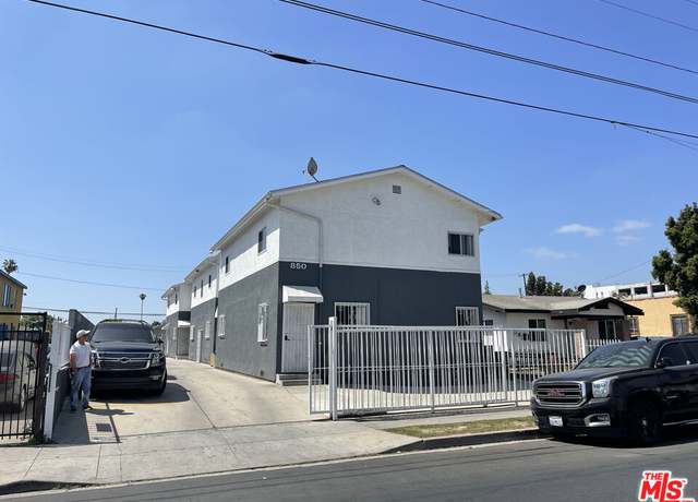 Property at 850 W 83rd St, Los Angeles, CA 90044, 14 beds, 6 baths