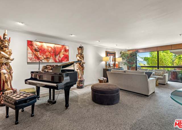 Property at 851 N Kings Rd #207, West Hollywood, CA 90069, 2 beds, 2.5 baths