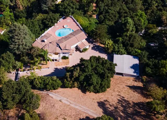 Property at 3200 Oakley Dr, Los Angeles, CA 90068, 5 beds, 5 baths