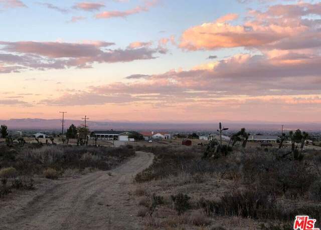 Property at 8125 Centola Rd, Phelan, CA 92371, 3 beds, 2 baths