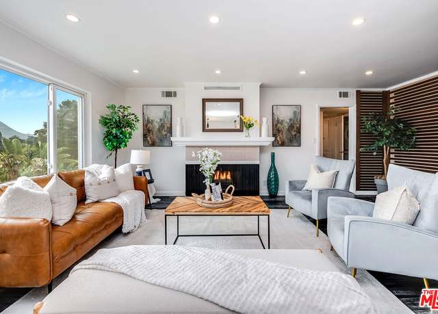 Property at 10707 Camarillo St #312, Toluca Lake, CA 91602, 2 beds, 2 baths