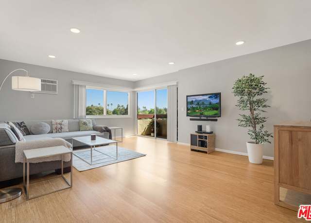 Property at 8001 Redlands St #207, Playa Del Rey, CA 90293, 1 bed, 1 bath