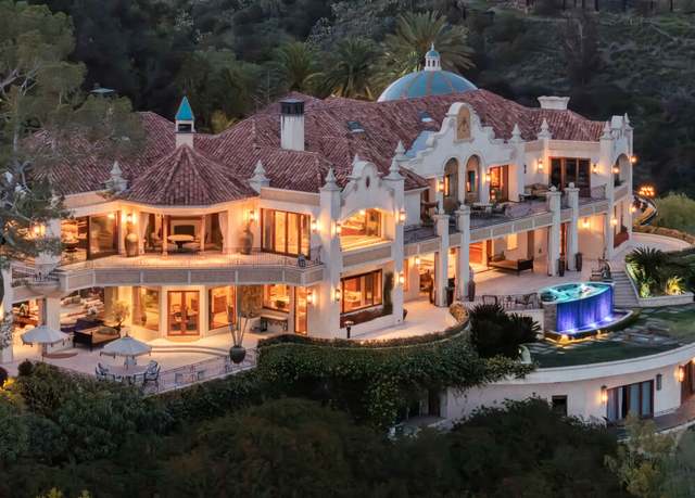 Property at 10066 Cielo Dr, Beverly Hills, CA 90210, 9 beds, 15 baths