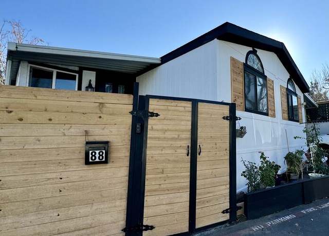 Property at 25000 Hawkbryn Ave #88, Newhall, CA 91321, 3 beds, 2 baths