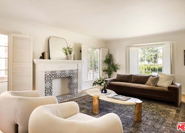Property at 4002 W Adams Blvd, Los Angeles, CA 90018, 2 beds, 1.5 baths