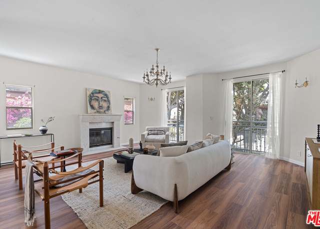 Property at 1524 Franklin St Unit E, Santa Monica, CA 90404, 3 beds, 2.5 baths