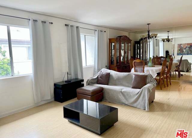 Property at 18555 Collins St Unit C27, Tarzana, CA 91356, 3 beds, 2 baths