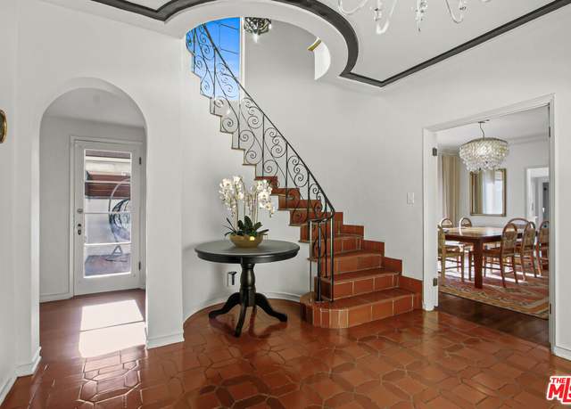 Property at 3691 Aureola Blvd, View Park, CA 90008, 5 beds, 3.5 baths
