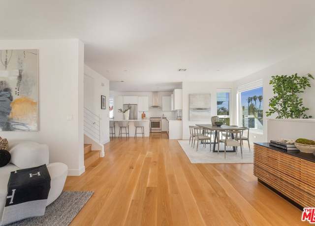 Property at 11724 Culver Blvd #12, Los Angeles, CA 90066, 4 beds, 3.5 baths