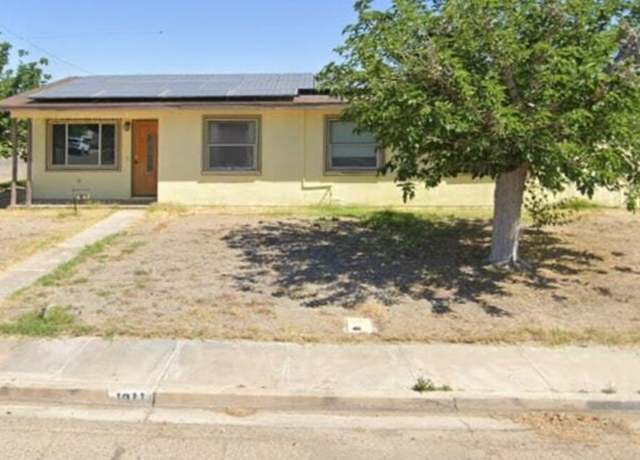 Property at 1011 E California St, Blythe, CA 92225, 4 beds, 3 baths
