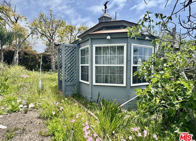Property at 27555 Pacific Coast Hwy, Malibu, CA 90265, 2 beds, 1 bath