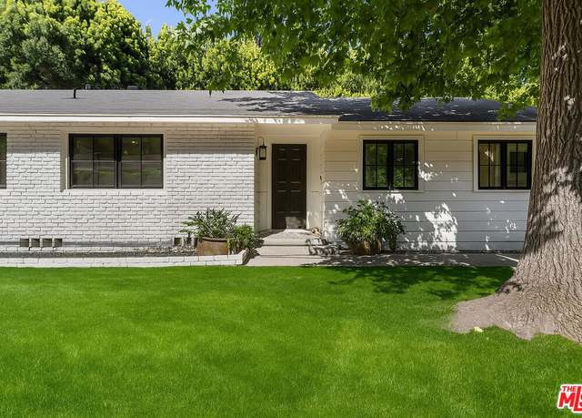 Property at 1450 N Bundy Dr, Los Angeles, CA 90049, 3 beds, 2.5 baths