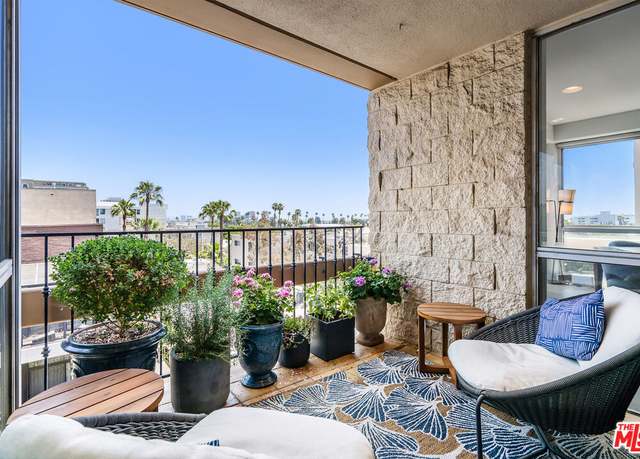 Property at 320 N Maple Dr #507, Beverly Hills, CA 90210, 2 beds, 2.5 baths