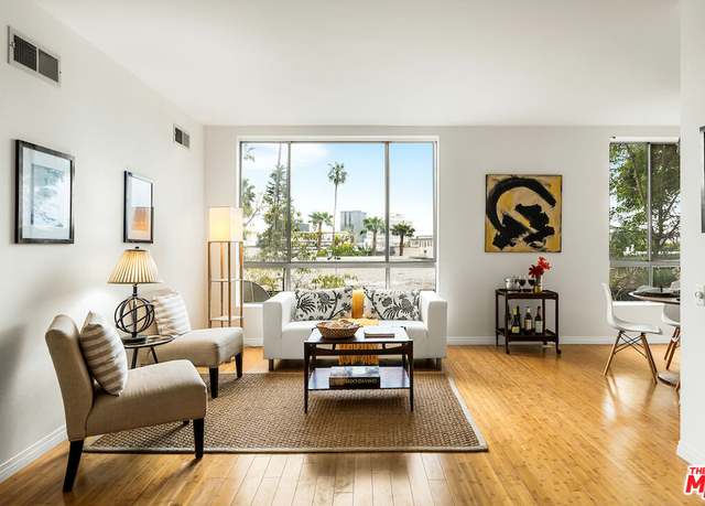 Property at 622 S Barrington Ave #204, Los Angeles, CA 90049, 1 bed, 2 baths