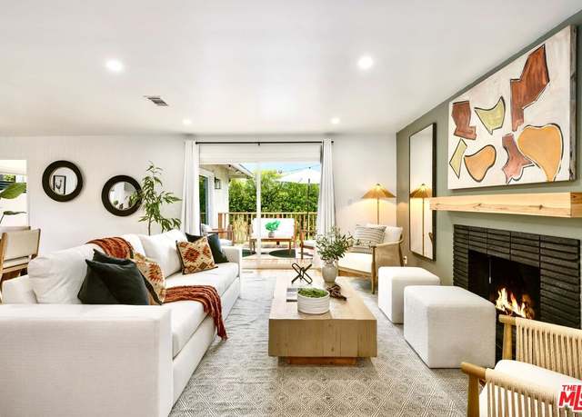 Property at 2006 W 21st St, Los Angeles, CA 90018, 4 beds, 3 baths