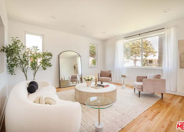 Property at 7953 Kenyon Ave, Los Angeles, CA 90045, 5 beds, 4 baths
