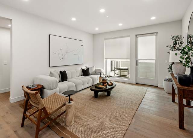 Property at 505 S Barrington Ave #108, Los Angeles, CA 90049, 3 beds, 2.5 baths