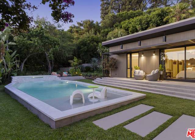 Property at 5637 Park Oak Pl, Los Angeles, CA 90068, 5 beds, 4.5 baths