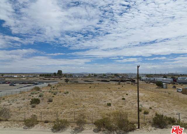 Property at 6 th St E Between M & L12 Lot 1, Lancaster, CA 93535