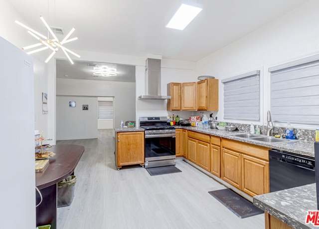 Property at 1207 S Harvard Blvd, Los Angeles, CA 90006, 2 beds, 1 bath