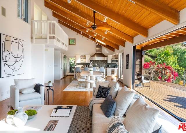 Property at 21338 Colina Dr, Topanga, CA 90290, 4 beds, 4.5 baths